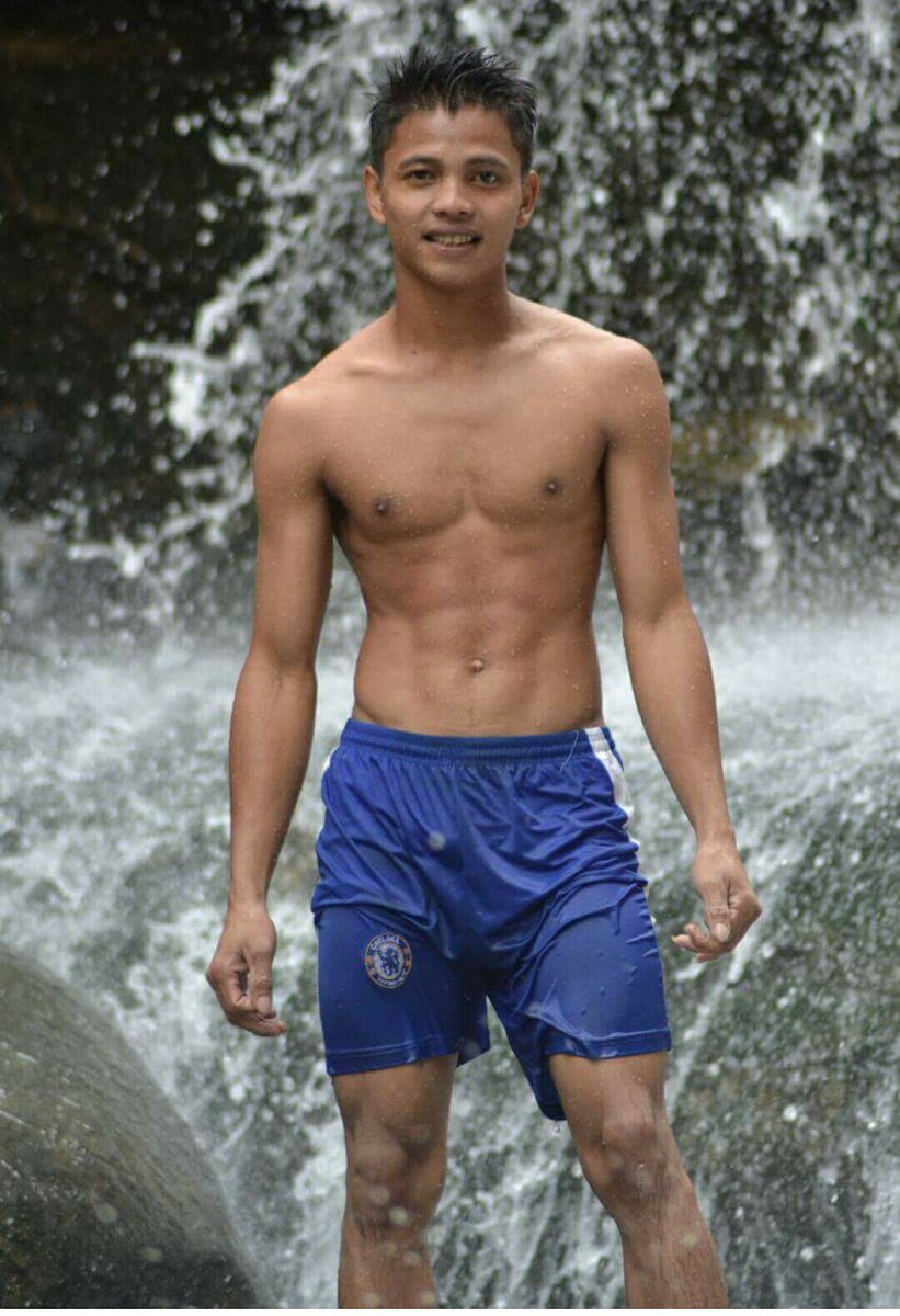 dicky_or's tweet photo. Satpam brondong cakep bikin sange https://t.co/vFiuFBtygm