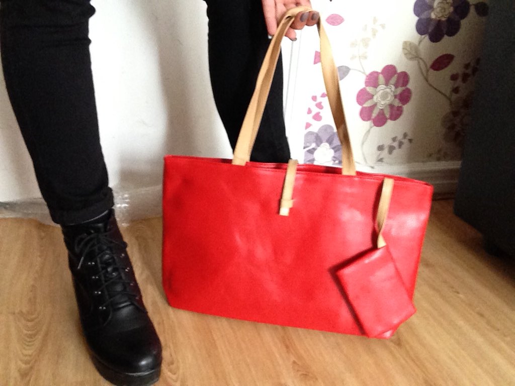AmberInkLtd's tweet photo. I deserved a treat for the big day 🎒 Find it in our shop, link in bio.  #PrincesTrust #StageOne #AmberInkLtd https://t.co/Uhzw35J7Jr