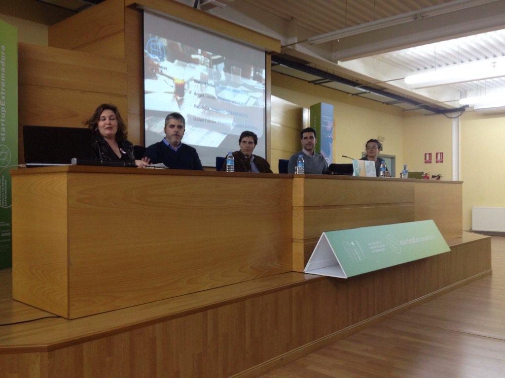 OpenFuture_Ext's tweet photo. Debate sobre #emprendimiento #tecnològico en #StartUpExtremadura.Gran equipo!!@fjaralo @JardiBots @eXKR #Wildlife... https://t.co/Gt4jp0xSbI
