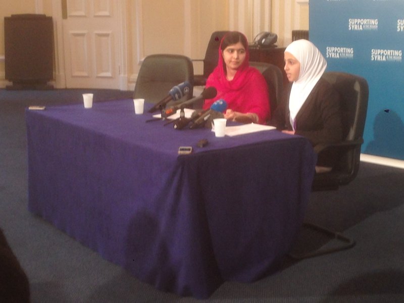 markmackinnon's tweet photo. Malala and Muzoon Almellehan, a 17-year-old Syrian refugee, lobby leaders to pledge $1.4-billion to education https://t.co/MWYo98kfJr