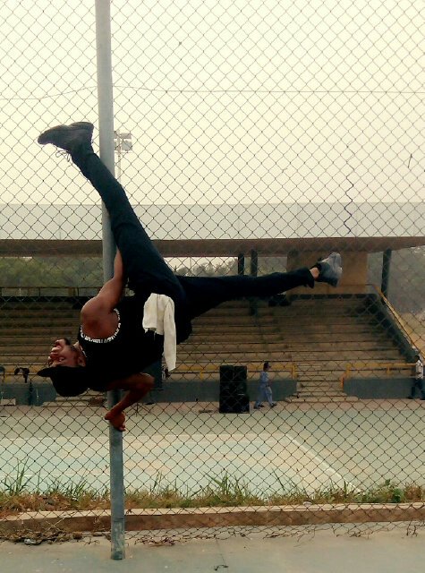 Luminuxdf's tweet image. In-built