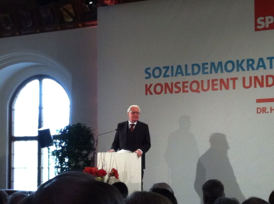Festakt zum 90. Geburtstag von Hans-Jochen Vogel: Lob bescheiden, aber mit Wahrheitsliebe.