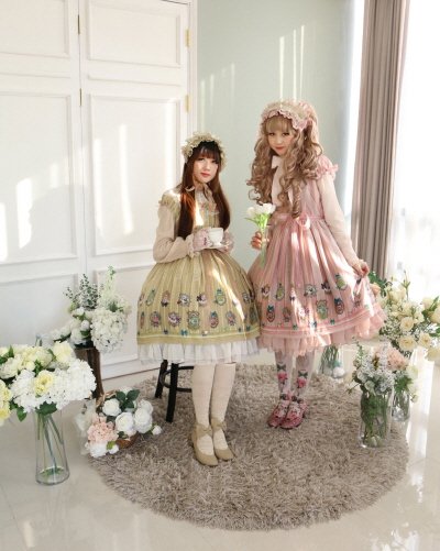 어서티드 티셋 시리즈의 더 하나의 사랑스러운 점퍼스커트!미니퍼프 점퍼스커트는 여름에 원피스처럼 시원하게 입으실수 있는 디쟈인입니다!여러 코디네이트를 즐기실수 있습니다!lief.co.kr/product/detail…