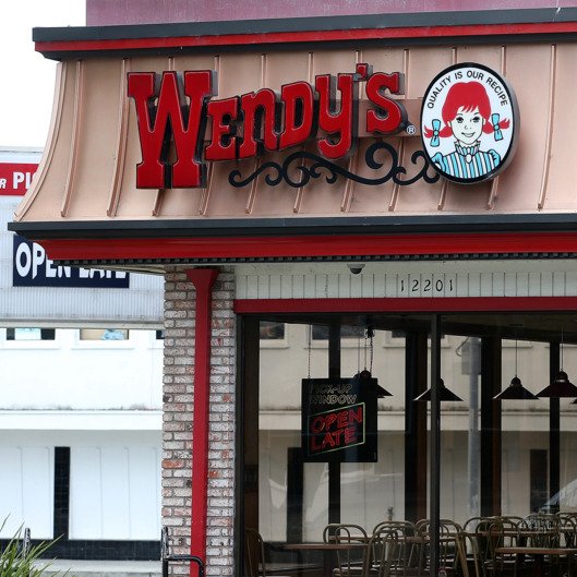 CNSissues's tweet image. RT @itsecuritything "US food chain, Wendy’s, investigating PoS breach   " ow.ly/XWjfV  #Testforsecurity