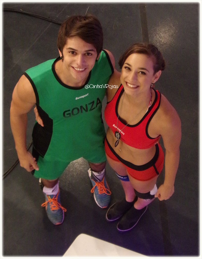 CintiaVRojas's tweet photo. #Bianzalo @GonzaGravano y @biandipasquale #CombateViernes29 https://t.co/OuU1iu5q8F