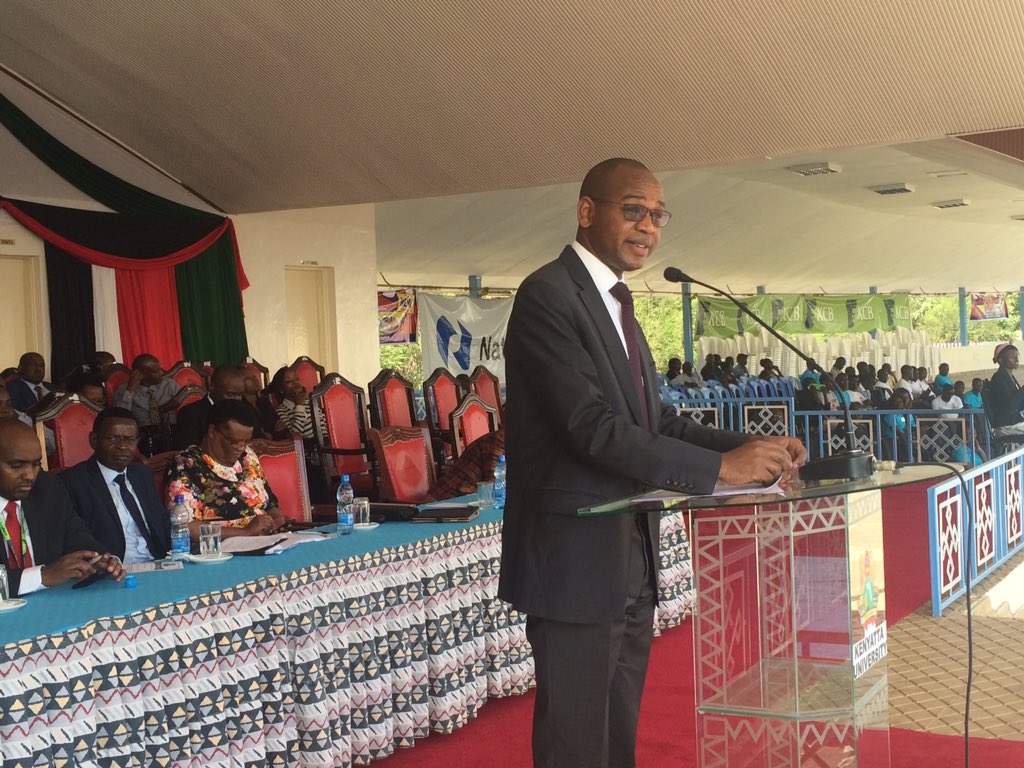 MwauraKimani's tweet photo. "Africa's hope and direction lies in the youth" @JoshuaOigara #KUCareerWeek @Saagite @KCBGroup @sidiodhiambo https://t.co/w9B4skosX0