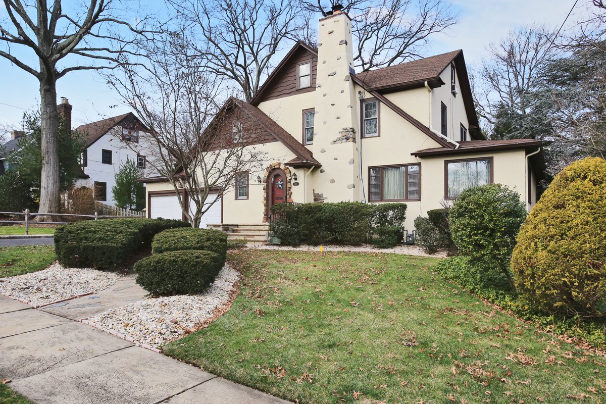 kimhaleyteam's tweet photo. Launch,preview,show,sign,pitch,listen to offers~NEW EXCLUSIVE LISTINGS~#dayinthelife #209Central~the edge you need. https://t.co/sRtN1pnHHj