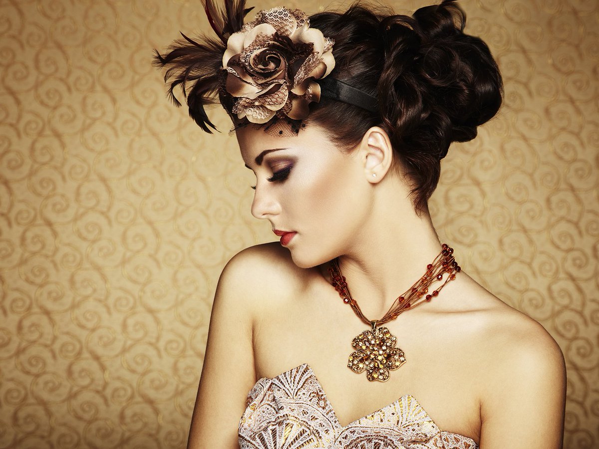 theNearBuyApp's tweet photo. #Vintage #style, #brown and #gold #colours, would reveal the #elegance out of you! https://t.co/l2XlnGJ71w