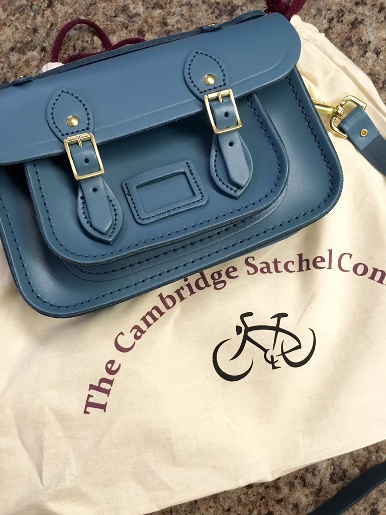 anickanadine's tweet photo. My second @CamSatchelCo! Just in time for my weekend trip to the Getty Villa! #HandmadeinGreatBritain 😍💙🇬🇧 https://t.co/P3vA6r76fm