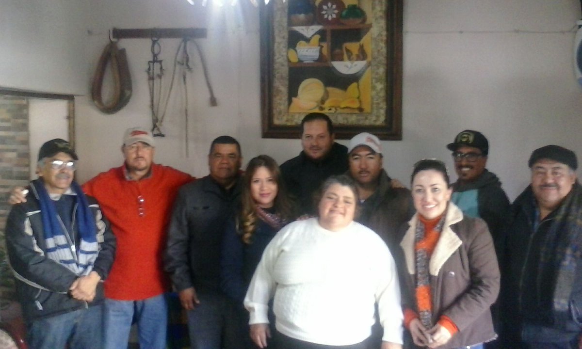 OnmpriT's tweet photo. Siempre un gusto platicar con Enrique Corral, precandidato a la alcaldía del municipio de #Tepehuanes @AlyGamboa https://t.co/irDKdad80V