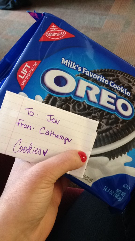 JenFlanagan14's tweet photo. Roommate appreciation tweet 😂🙌🏽 #OreoObsessed @catheryn_hayes @Oreo https://t.co/rw3eyD43ET