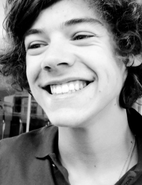 stylescevans's tweet photo. some fetus Harry to brighten up your mood :) #VoteDirectionersUK #KCA https://t.co/dwMJ5nxGqH