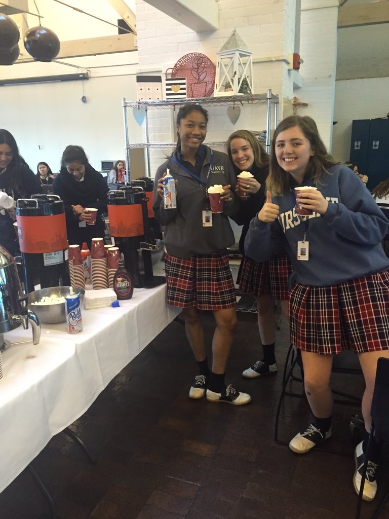KlassOf16's tweet photo. WOOoOoo hot chocolate! #studentappreciationday https://t.co/fX8Q9pq7Wj