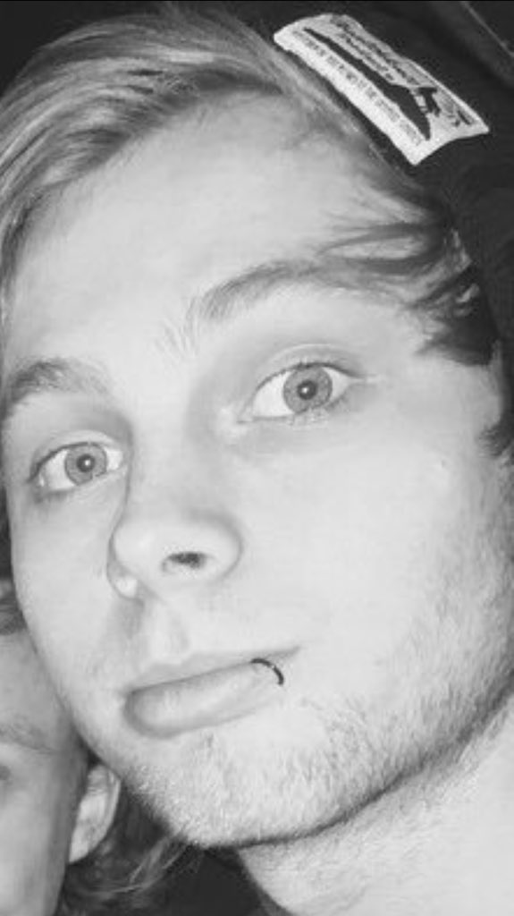 he's so pretty oh my fuuck