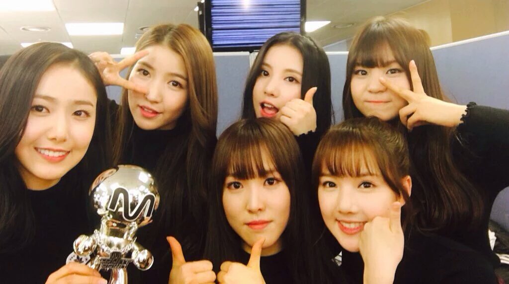 cocolidana's tweet photo. #GFRIEND1stWin
#Rough1stWin
#Gfriend2ndWin
#Rough2ndWin
#Gfriend3rdWin
#Rough3rdWin https://t.co/xs9Kov2eQ5