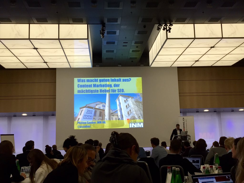 BeerMarketingLu's tweet photo. It's all about #content. Auch an der Suchmaschinen Konferenz #IBsuch16 #seo #onlinemarketing #google https://t.co/jL8VGHfE2W