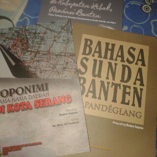 Congrats mang, tiga bukunya sudah di terbitkan lagi =))