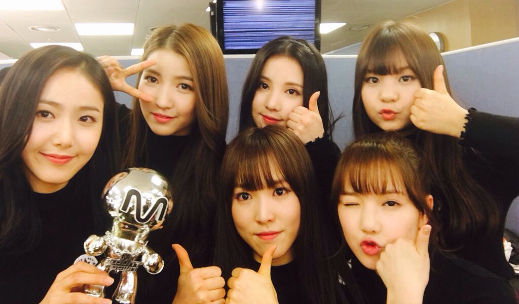 hcupid8's tweet photo. [160204] #GFRIEND3rdWin #Rough3rdWin 🏆❤️ https://t.co/5lk8RhyPs1