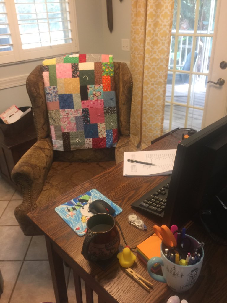 dotsyrn1's tweet image. So hazy to be working from home 🏡☎️🖥