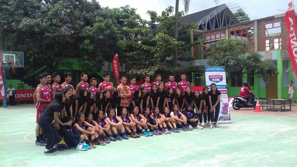 Dukung kita semua ya khususnya <a href="/sman1_baleendah/">SMAN 1 Baleendah</a> <a href="/BeezBasketball/">Baleendah Basketball</a> di <a href="/DBLWestJavaBDG/">DBL West Java(BDG)</a> GorPadjajaran