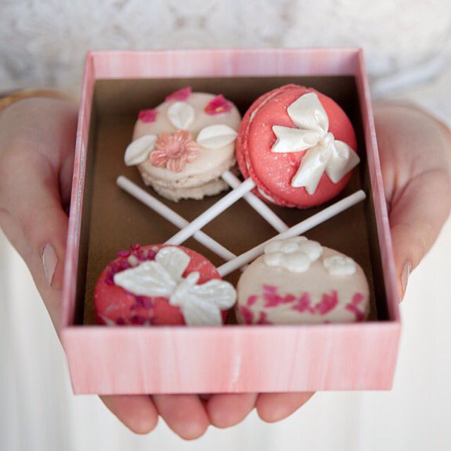 tarawhitphoto's tweet photo. Tricked out macarons for #ValentinesDay #10daysofpretty #yyc #macarons @YannBoutique https://t.co/wp81gmQ6A6