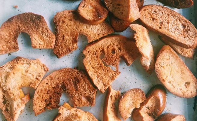Have leftover #glutenfree bagels? Make bagel chips! Here's how: f52.co/1nKZmHl via <a href="/Food52/">Food52</a>