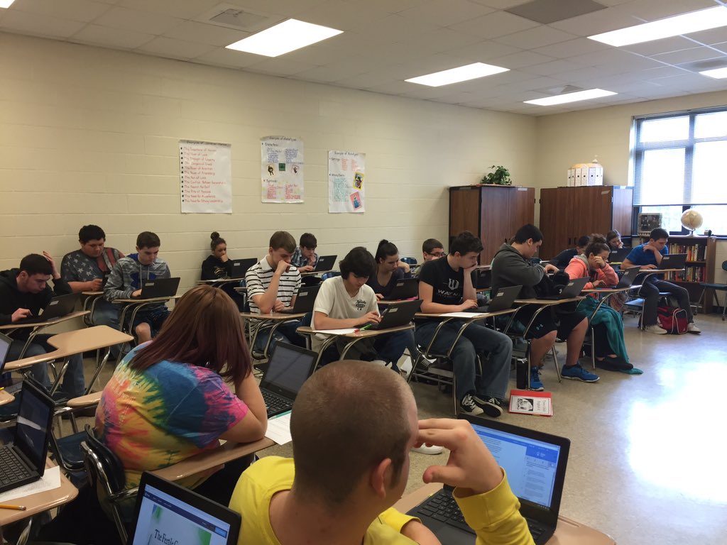 breneduggins's tweet image. EDHS English Classes learning with Chromebooks #learningwithtech #EDHSEagles @dcsnc