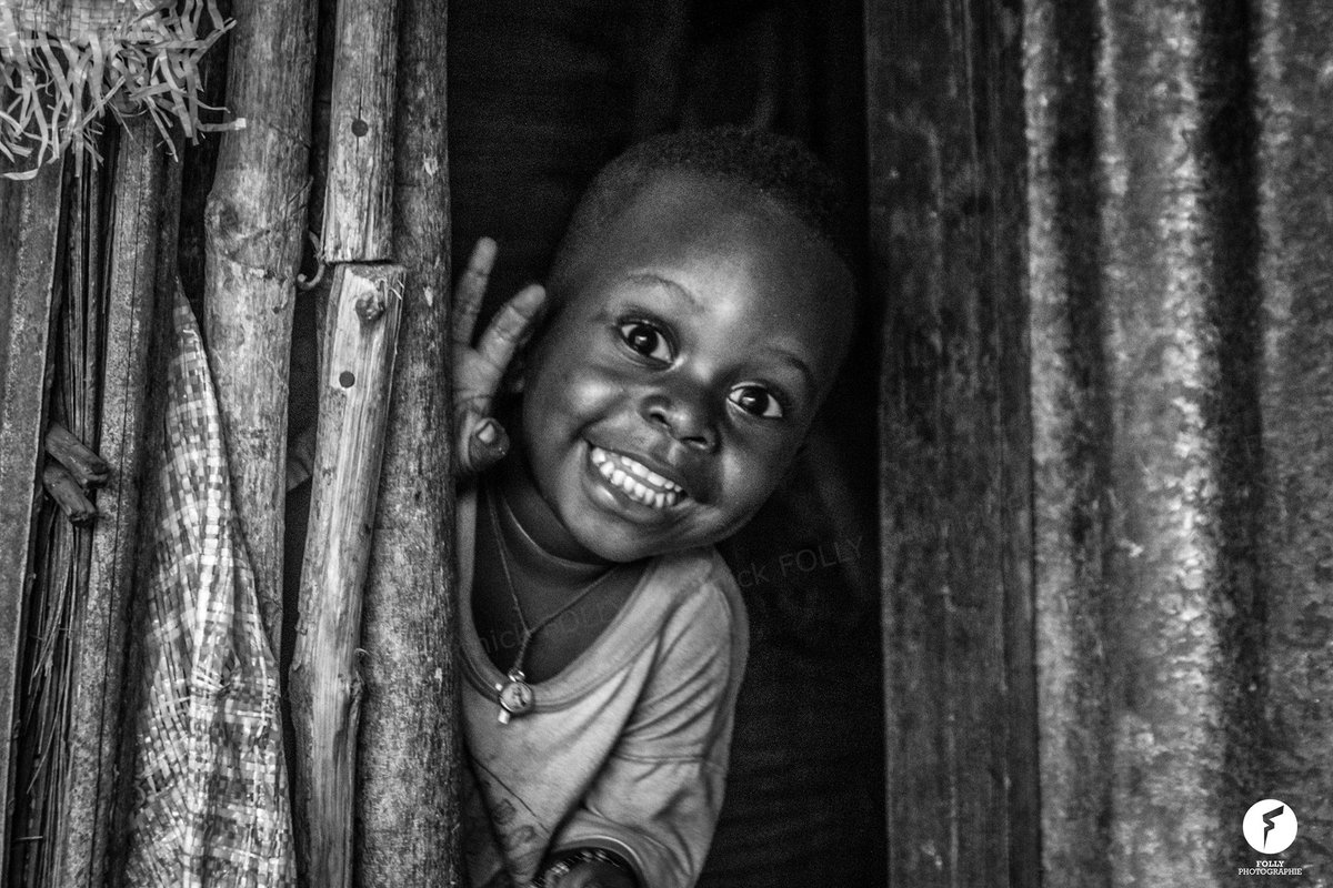 helloBenin's tweet photo. "Dans mon pays tous les petits ont le sourire...."
Photo by: @YannickFolly
#HelloBenin #Benin https://t.co/osyiNavPkg
