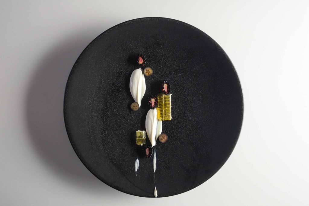 TorontoFoodLab's tweet image. Yogurt made with Jamon Iberico starter culture torontofoodlab.com/2016/02/04/yog…