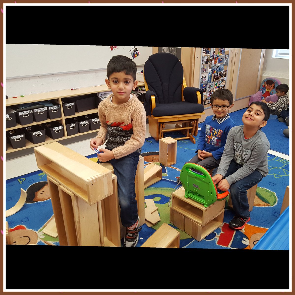 dilpreet_kk's tweet photo. Look at our police car #buildingwithblocks #learningaboutcommunityhelpers @PeelSchools @JaySugunan @SIBpeel https://t.co/a4HezbFaf0