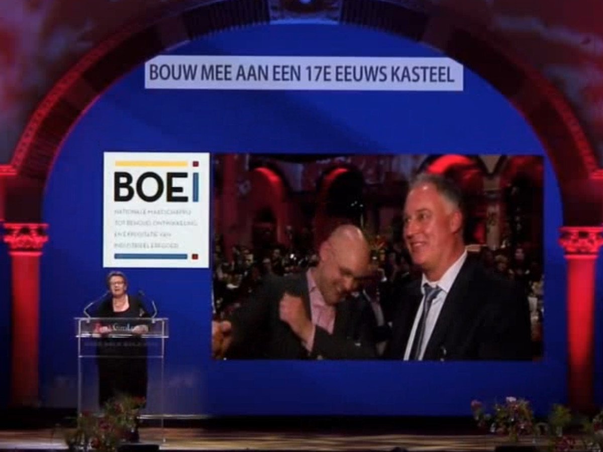 slotschaesberg's tweet photo. De BankGiro Loterij kent tijdens GoedGeldGala € 788.000 toe voor de herbouw van het Poortgebouw van @slotschaesberg https://t.co/p5Cd1G0RAp