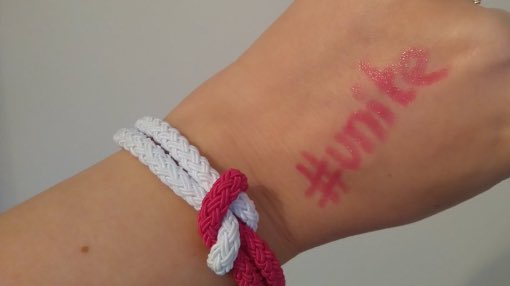 GemmaTurpin's tweet photo. Text UNITE to 70200 to donate £3 to help #beatcancersooner.  #ADayToUnite #WorldCancerDay #RightNow #CRUK https://t.co/Ie1xSKdVmj