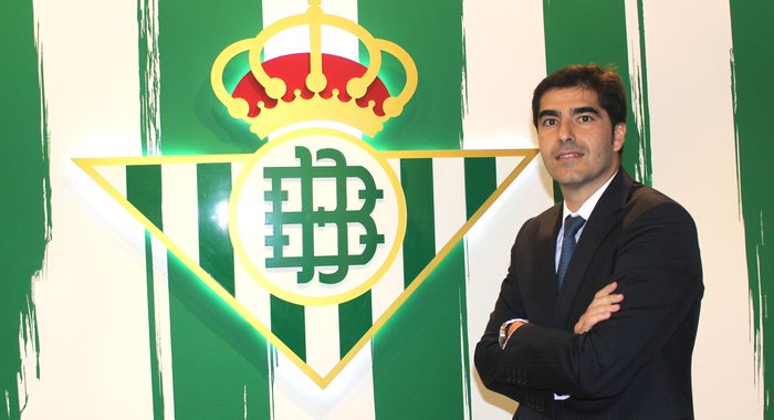 RealBetis's tweet photo. 📣 | Ángel Haro García, nuevo presidente del Real Betis Balompié

➡ https://t.co/oqg941fZ7e https://t.co/nlsw6YcnPD