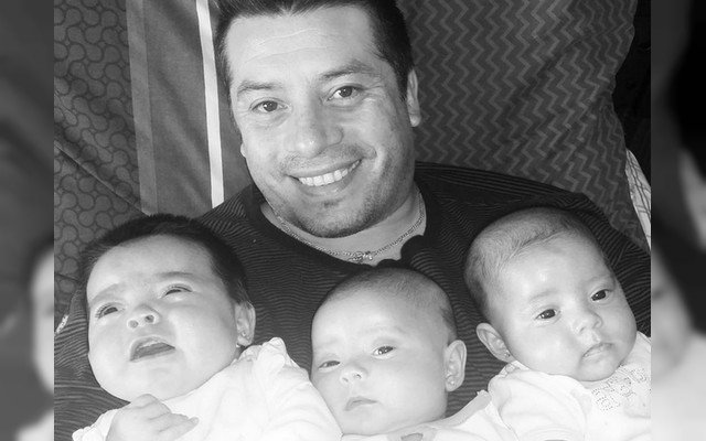 RadioPudahuel's tweet image. #LeandroMartinez nos compartió la alegría de ser papá en esta bella foto #NoticiasPudahuel ow.ly/XUE5g