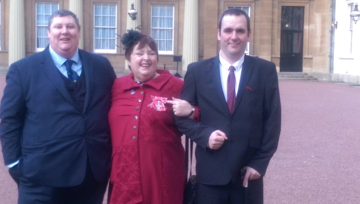 suebentley01's tweet photo. @WDPcomms @Queen_UK @warringtonworld @warringtonnews @WireFM  a proud moment https://t.co/UKyDLmuGx2