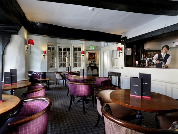 MacBearHotel's tweet photo. The Bar - perfect for light meals &amp; great for sharing time with friends: warm, very cosy: https://t.co/JkKafg5Wt5 https://t.co/VbvZ6SZ8V6