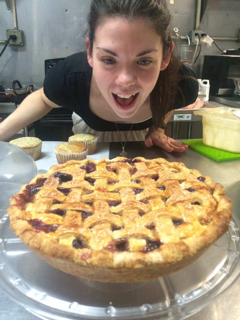 Oh my look at that pie #em city #upshow