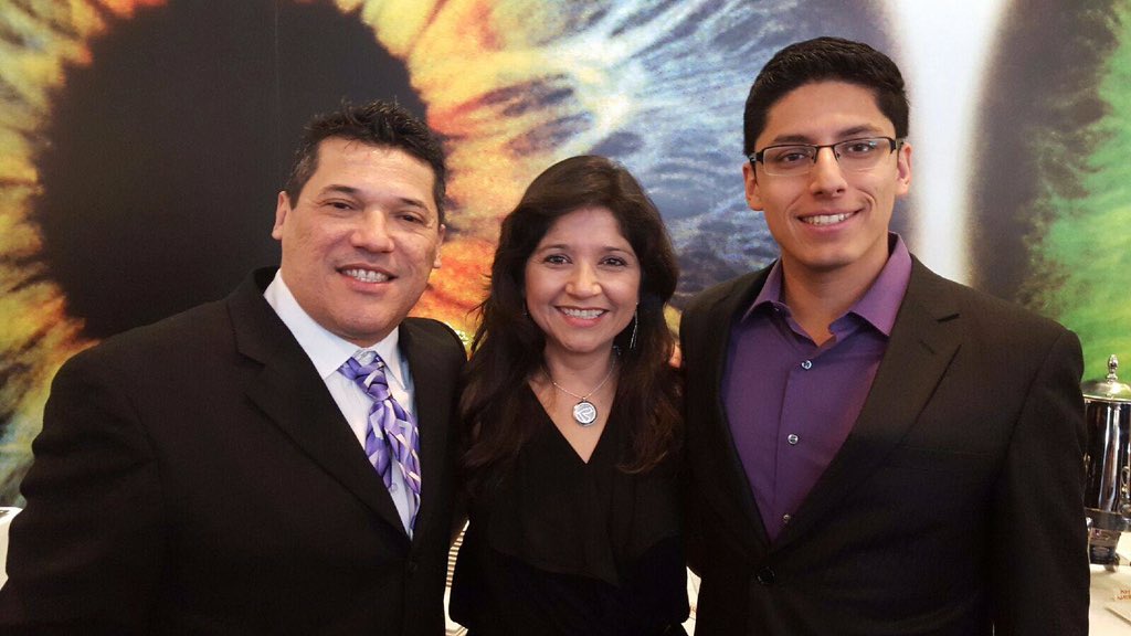 ImmigranNacion's tweet photo. @jorge_orrantia
Such an honor to participate in the @hhfoundation #nationalyouthawards #YA15
#AINF #TNTVOTE https://t.co/L4RmimfAyH