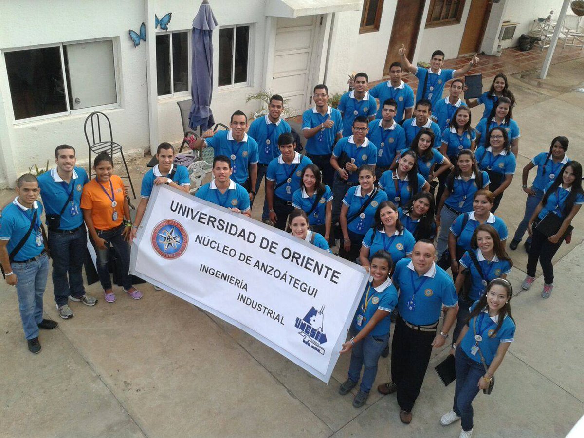 CONEII_UDOanz's tweet photo. #tbt Delegación CONEII #UDOanz 2014 junto a su guía #CONEIILUZ2014 https://t.co/zFRVMWvXSo