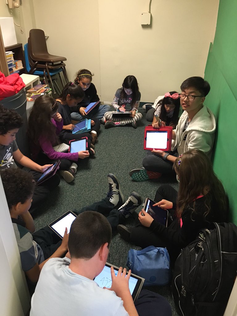 AcaciaCockerill's tweet image. Ladera Vista celebrities visit Acacia! Math rotations w/ 8th grade experts! #fsdleaders #fsdmath Acacia Alum!