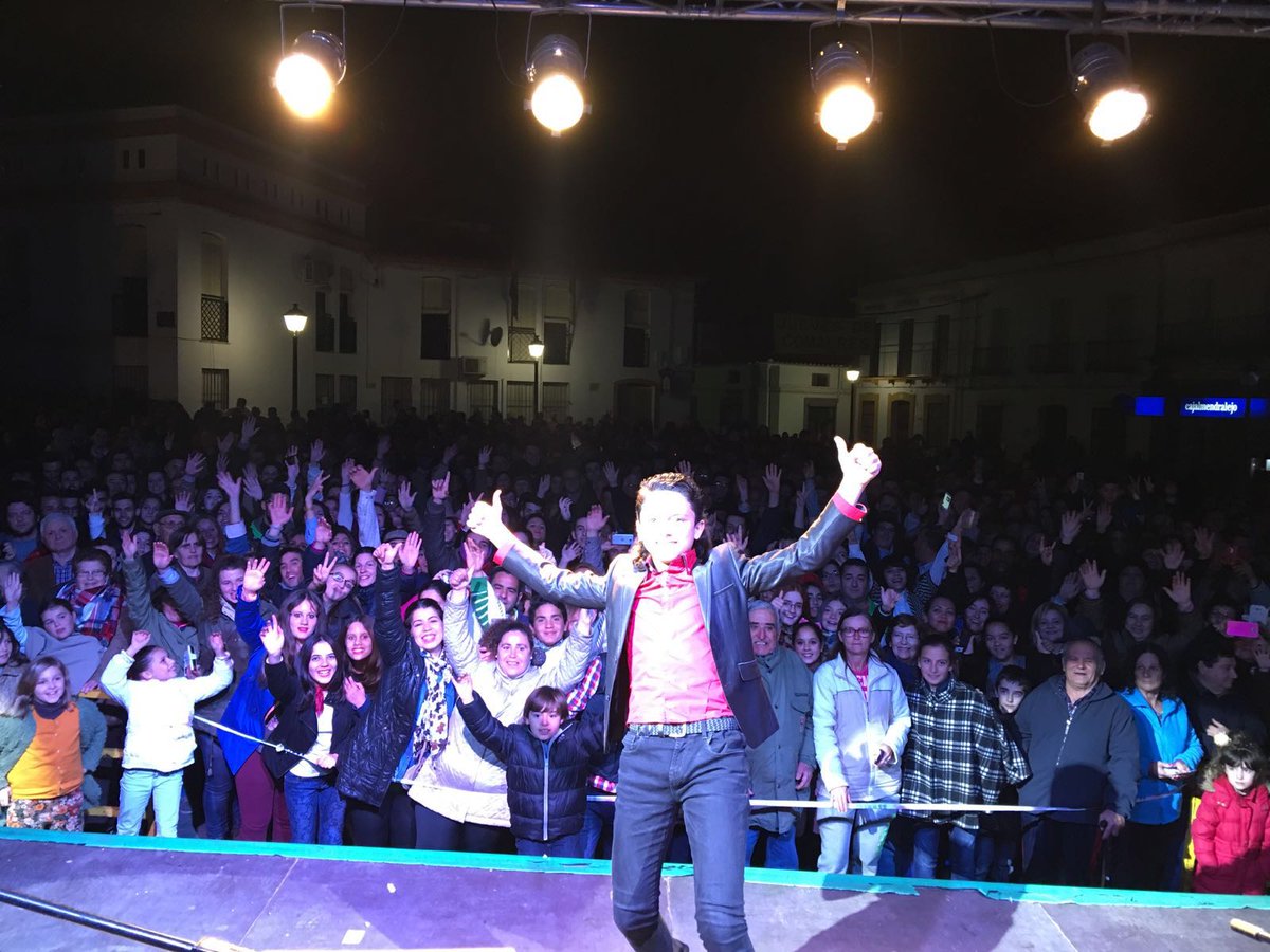 Pedazo de Concierto se ha marcado <a href="/Raulbalilla/">Raul Balilla</a> en Madrigalejo
<a href="/ElFiesta_es/">ElFiesta.es</a> <a href="/maskfiesta/">maskfiesta</a> @Promocion7rt <a href="/NeoPromociones/">NeoPromociones</a>