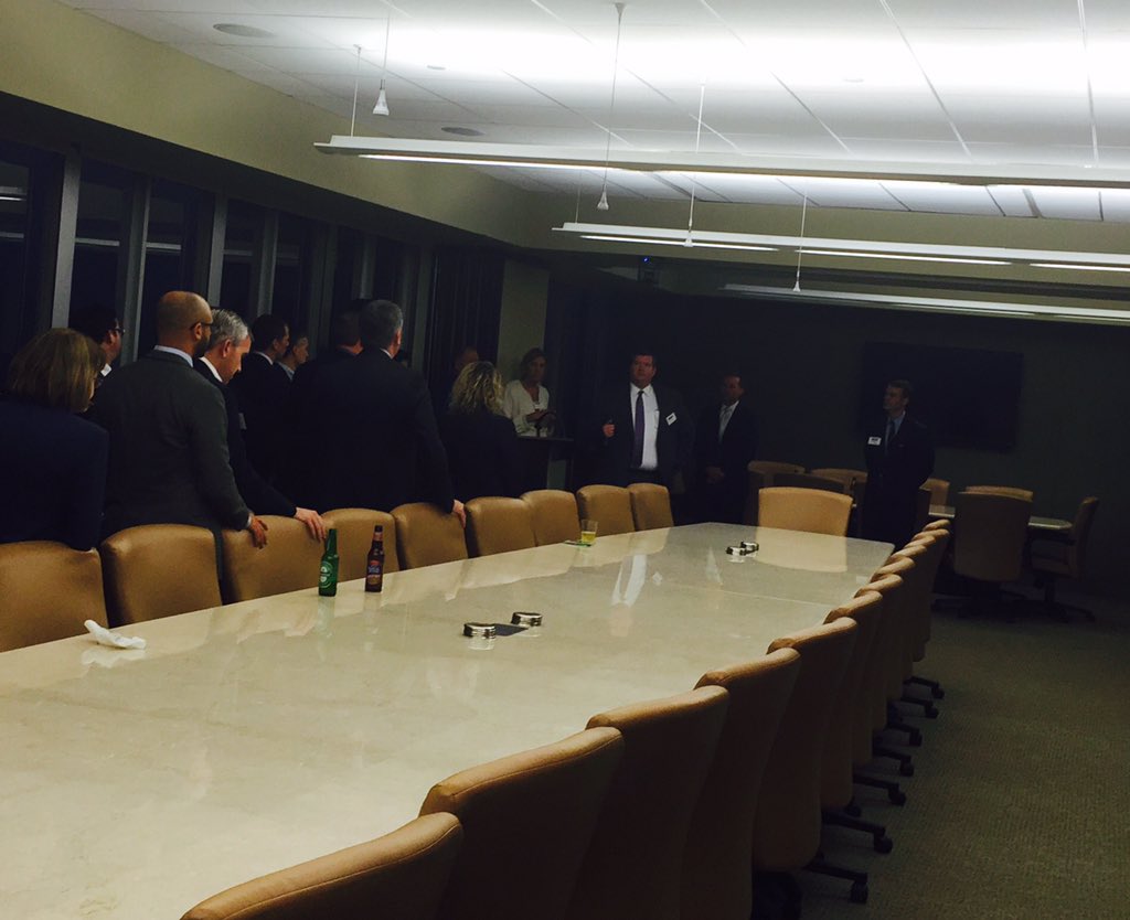 TheFloridaGroup's tweet image. At the TFG/@RogersTowers night w Mayor @lennycurry! A chance for the community to discuss the issues #sayfie #flapol