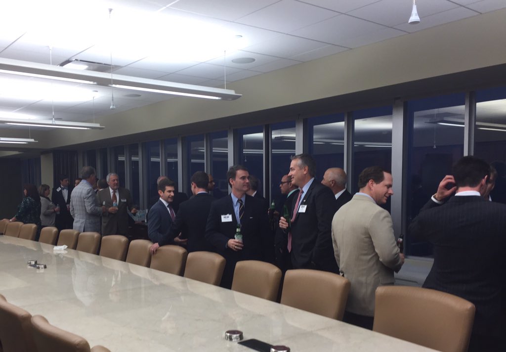 TheFloridaGroup's tweet image. At the TFG/@RogersTowers night w Mayor @lennycurry! A chance for the community to discuss the issues #sayfie #flapol