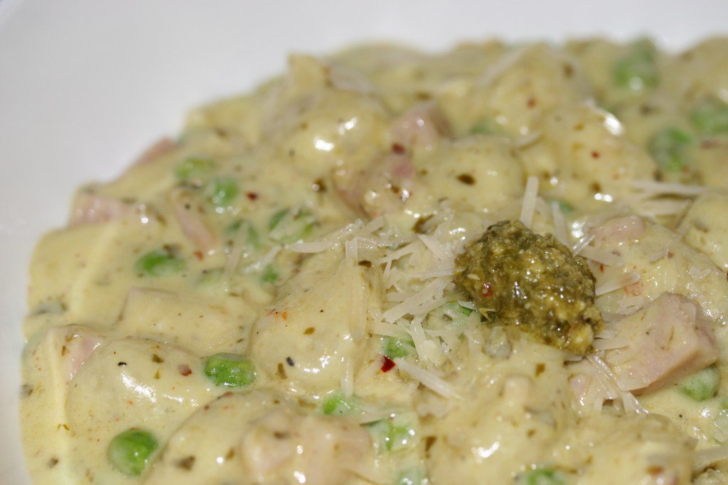 Ham and Pea Gnocchi with Basil Parmesan Cream Sauce is a perfect dinner on a winter's night… whiskeynwry.com/2016/02/04/ham…