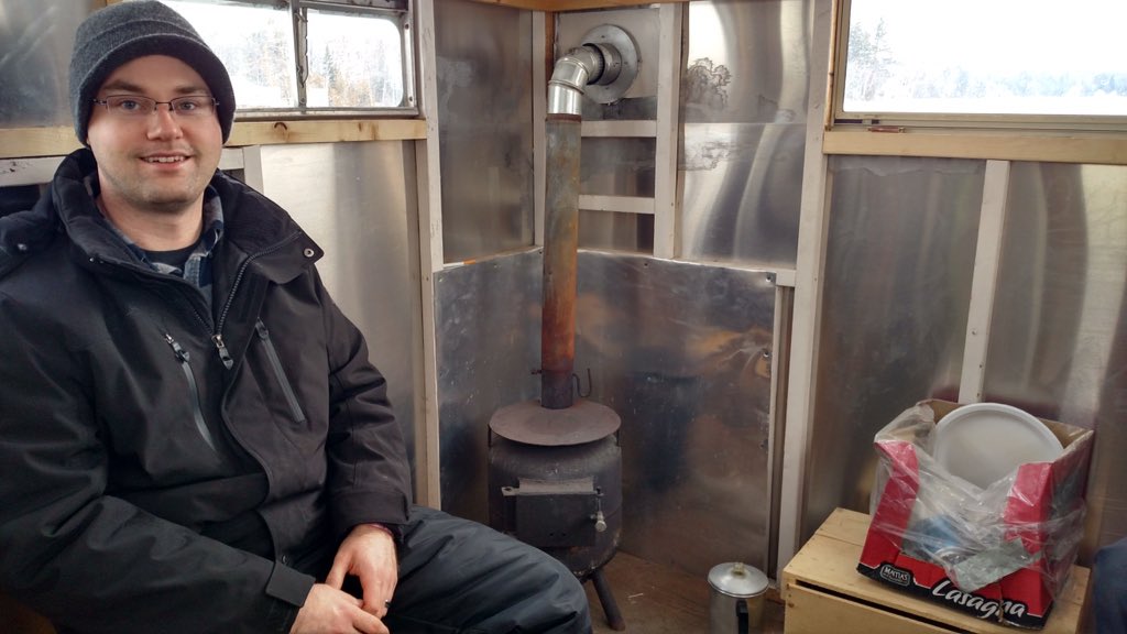 pineskathryn's tweet photo. #Iceshack #icefishing #fishme #wintertimeinme https://t.co/h9kGfmN3fn