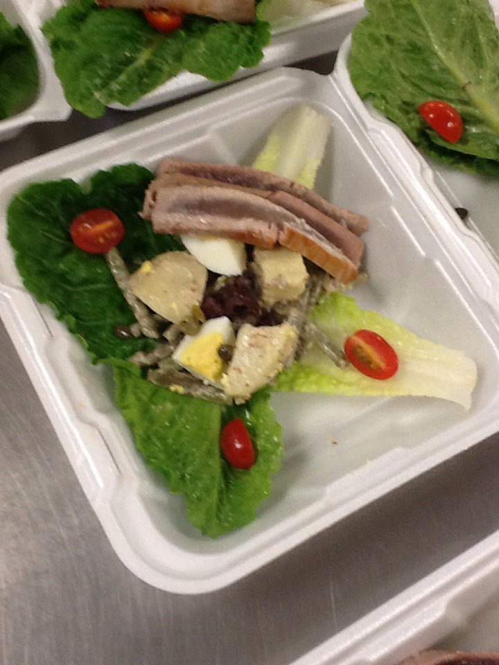 ChefTsedio's tweet photo. Nice-ioce salad https://t.co/ur4Cj4dVVI