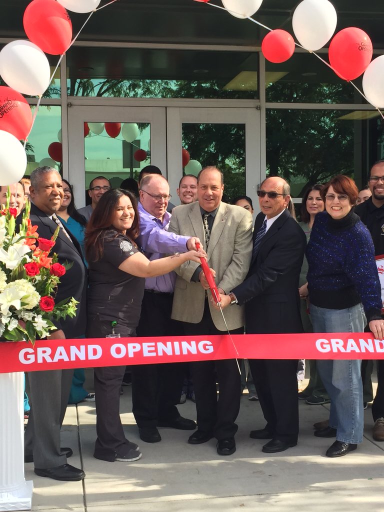 WesternU_DVM's tweet photo. Throwback to last Friday #grand #opening of the Pet Health Center #westernuway #westernudvm #pet #hospital #pomona https://t.co/iV5gcyDUYs