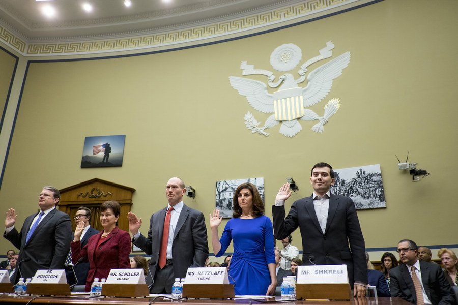 VanityFair's tweet photo. Pharma bro Martin Shkreli pleads the fifth—and laughs about it—at Congress https://t.co/1RBaMLGVDX https://t.co/EapZyKPJ3M