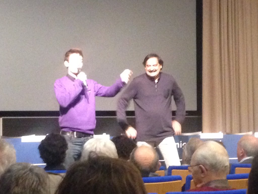 JosepMtValencia's tweet photo. Estamos en la presentación de "El lado mágico de la fuerza" el documental de @FuerzaAnty #badia @AjuntamentBadia https://t.co/KMBxFXOWpG