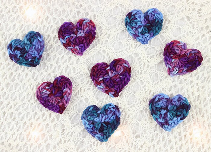 Here's a easy, quick Valentine's project! Free #crochet pattern with a full video tutorial! bit.ly/23LDoEc